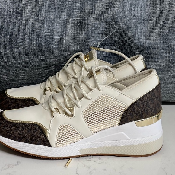 NEW MICHAEL KORS SNEAKERS - Picture 1 of 10
